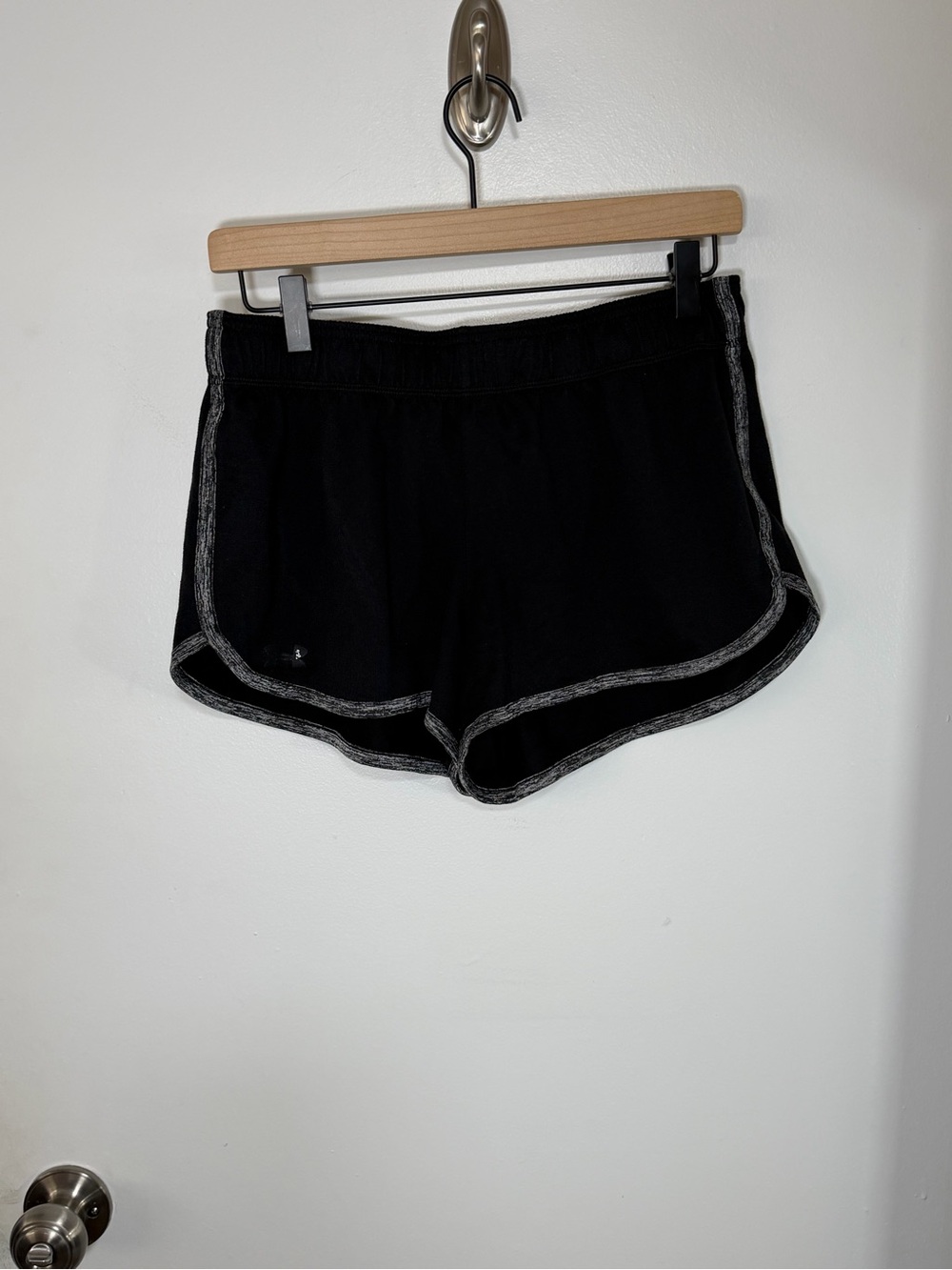 Under Armour Black Athletic Shorts M